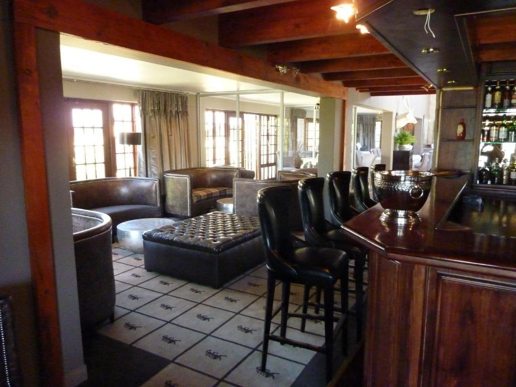 The Highlander Hotel Dullstroom Buitenkant foto