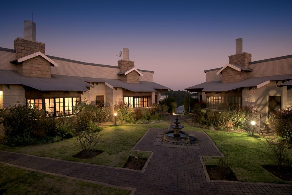 The Highlander Hotel Dullstroom Buitenkant foto